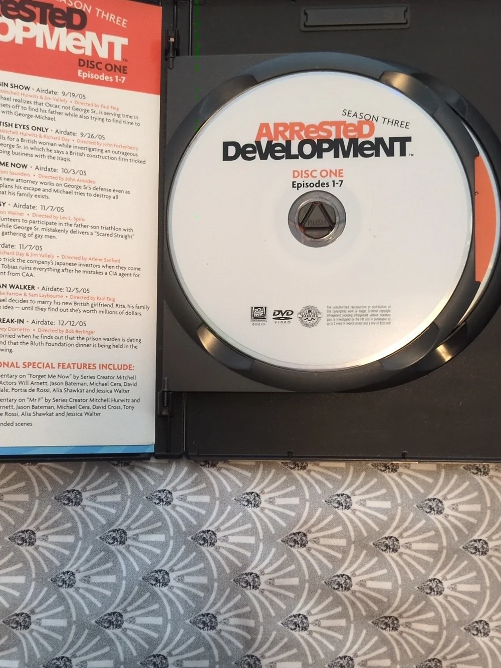 Arrested Development DVD Bundle Seasons 1-3 - Picture 8 of 10
